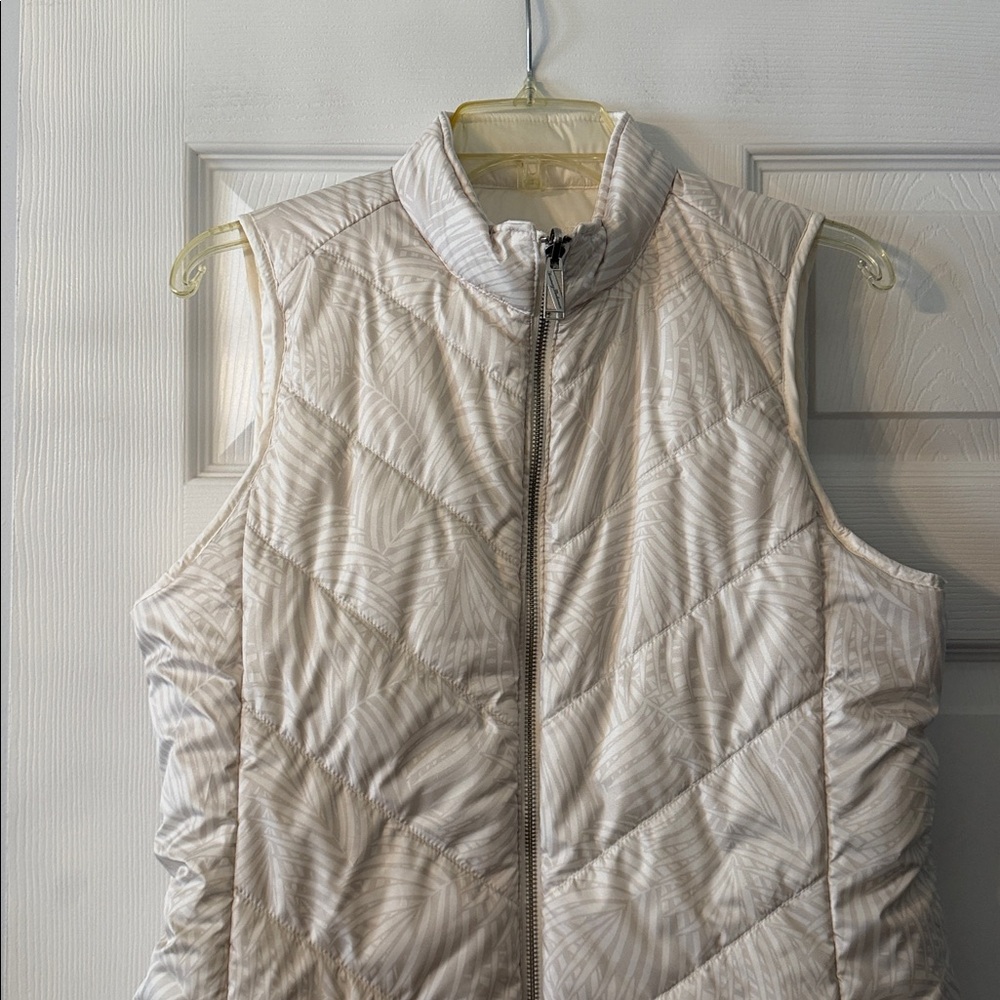 Tommy Bahama Cream /White Quilted Zip-Front Puffer Vest size M BNWOT - Picture 3 of 12